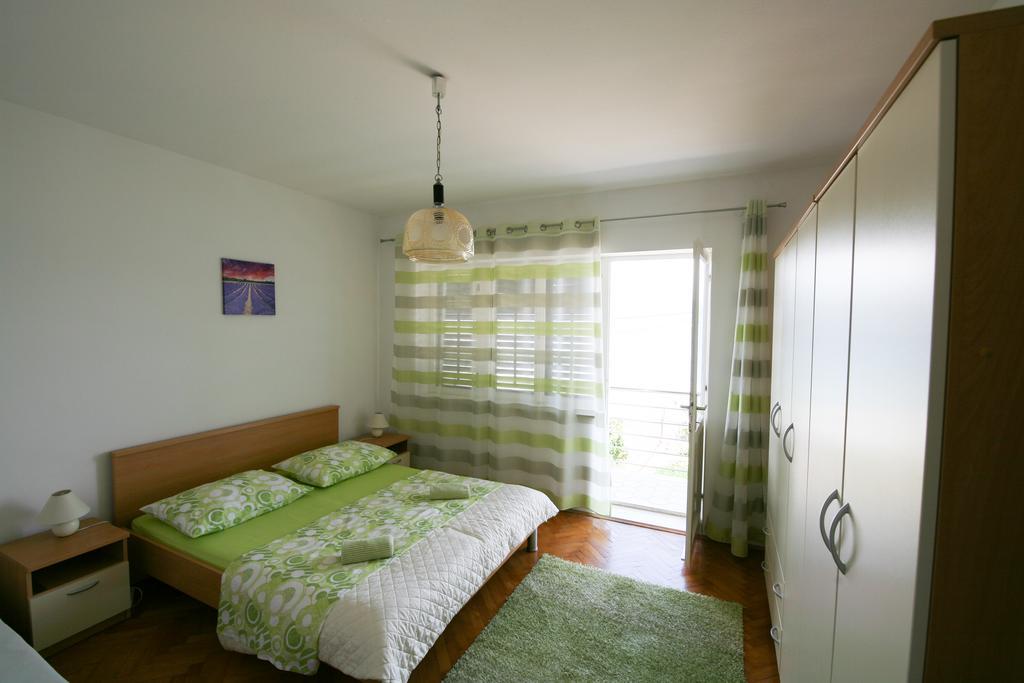Apartment Merica สลาทิเน ภายนอก รูปภาพ