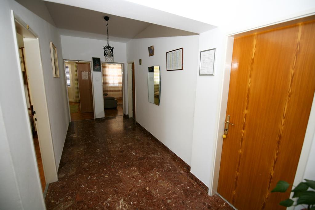 Apartment Merica สลาทิเน ภายนอก รูปภาพ